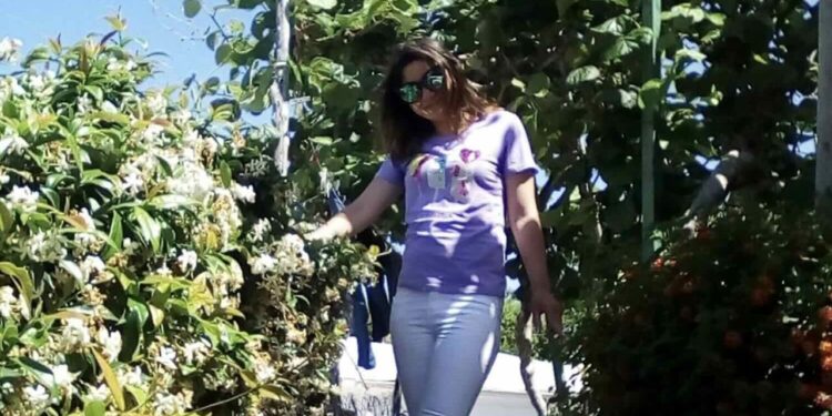 Muore di stenti in un dirupo a Ischia. Il compagno ne aveva ignorato le richieste di aiuto