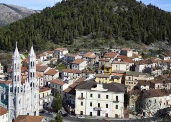 Per “diventare” borgo, il sindaco ordina a Montesano di rifarsi il look