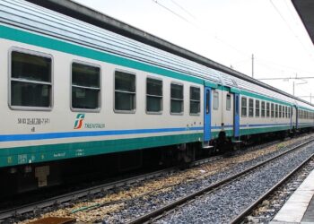 Trenitalia spezzata in due: stop ai convogli da Nord a Sud fino a venerdì