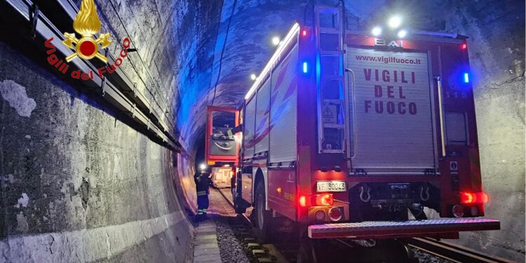 Incendio nella galleria ferroviaria tra Battipaglia e Sapri: ok l’esercitazione di intervento