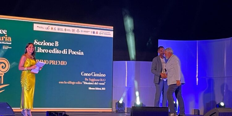 Il poeta teggianese Cono Cimino ha vinto il primo premio de “La Pulce Letteraria”