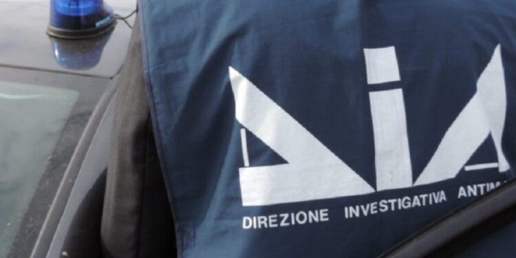 Operazione antimafia nel salernitano: due persone fermate per estorsione