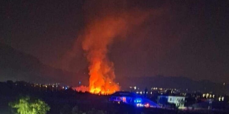 Ancora un incendio nel Vallo di Diano. Fiamme il località Carrarola a Padula