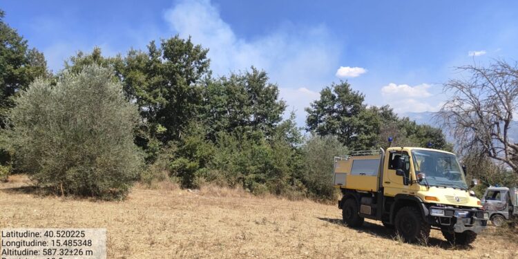Ancora azioni di bonifica a Sala Consilina. Elicottero al lavoro a Polla