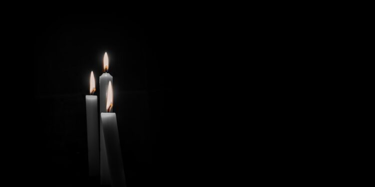 Domani i funerali di Vincenzo, morto a 13 anni in piscina a Padula