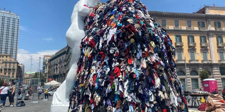 La “Venere degli stracci” di Pistoletto cambia residenza, ma rimane a Napoli