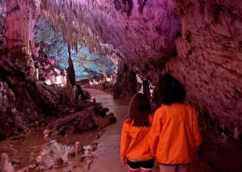 Cavecation: la nuova tendenza per sfuggire al caldo arriva fino alle Grotte di Pertosa-Auletta