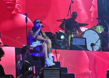 Franco Ricciardi: il re del crossover partenopeo che unisce arte e umanità