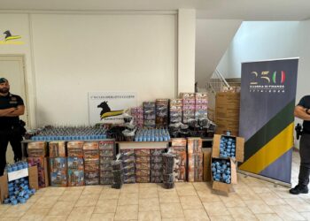 Scoperto un arsenale: sequestrati 180 kg di materiale esplodente. L’operazione della Finanza di Salerno