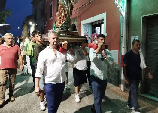 Salento: parroco in contrasto con i portatori della Madonna abbandona la processione