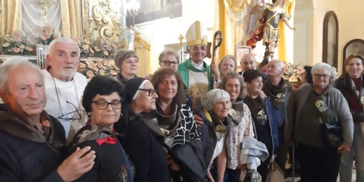 L’associazione “In Cammino con Padre Pio” di Sassano a Curti per accogliere la reliquia del Santo