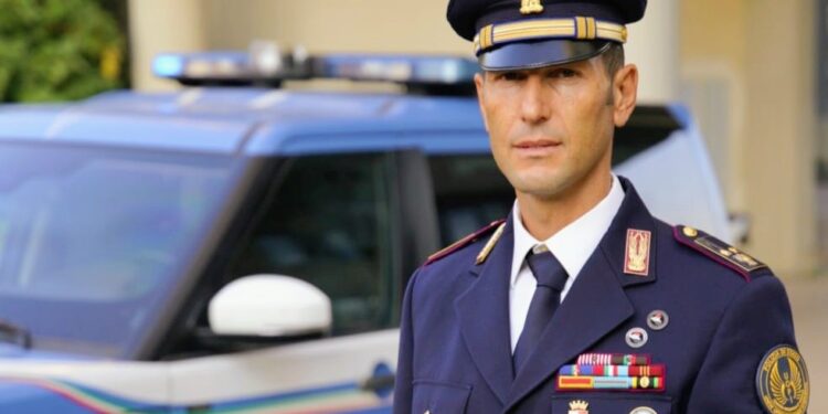 Ispettore di Polizia in vacanza salva una donna colpita da un malore in provincia di Potenza