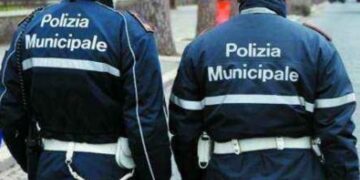 Eboli: anziano perde l’orientamento durante una passeggiata con la nipotina. Ritrovato in stato confusionale alla stazione
