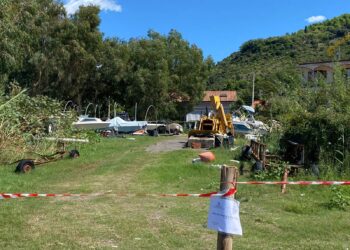 Sapri, operazione di Finanza e Capitaneria: sequestrata area di rimessaggio