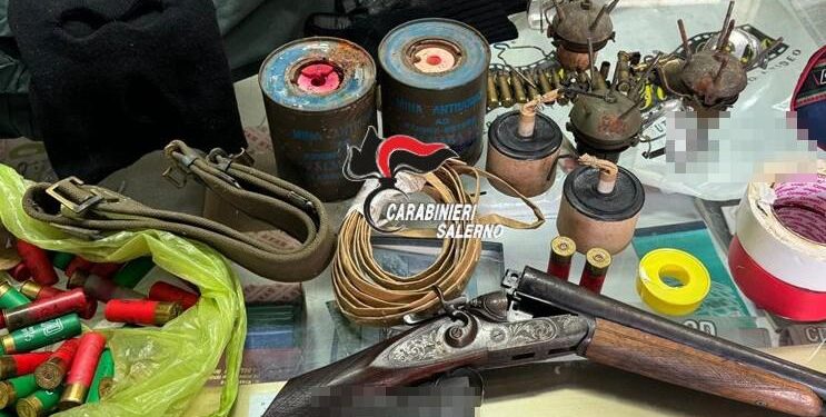 Bellizzi: trovato in possesso di un arsenale da guerra. In manette un uomo
