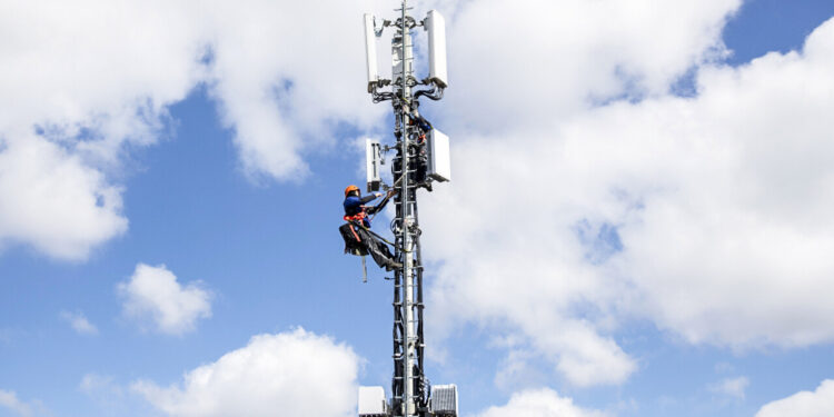 “Spunta” un’altra antenna nel Vallo di Diano: ora è Sanza che dice di no all’installazione