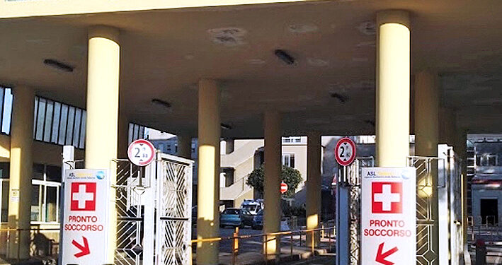 Nocera Inferiore: dottoressa aggredita con calci e pugni in ospedale da due donne