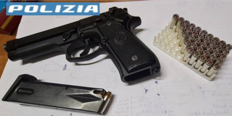 Matera: arrestato un 57enne per stalking e porto abusivo di armi