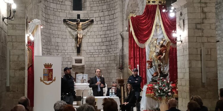 Prevenzione delle truffe agli anziani: il Questore di Potenza in chiesa per un incontro di sensibilizzazione
