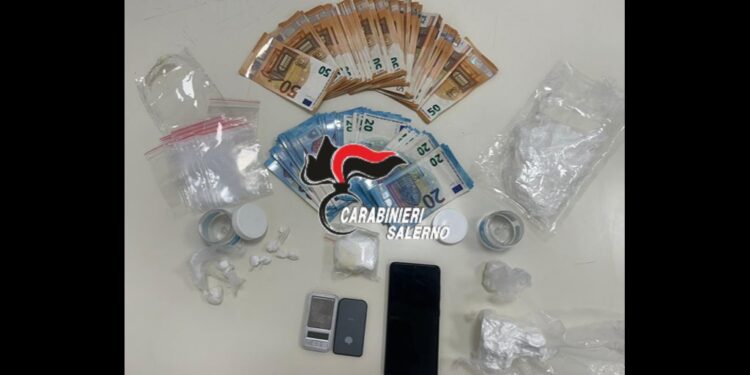 Scoperti in casa con 110 grammi di cocaina: madre e figlio arrestati a Nocera