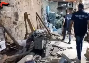 A Napoli muratore tombarolo ruba reperti da una chiesa appena scoperta