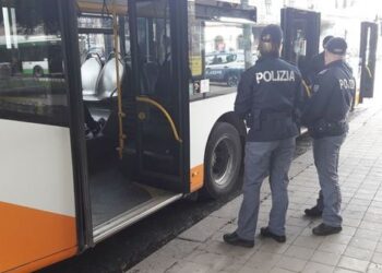 Aggrediti perché svolgevano il proprio lavoro: in ospedale due verificatori di Busitalia