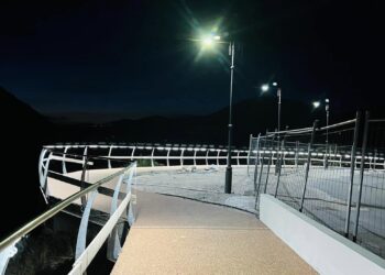 Prima prova di illuminazione per la passeggiata panoramica del Tracciolino a Vietri di Potenza