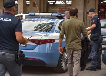 Salerno dice stop ai parcheggiatori abusivi. Task force della polizia in città