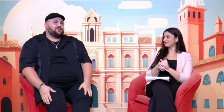 “Mamma, ho preso l’influencer”, la nuova puntata della rubrica “Oltre” in onda il 2 novembre