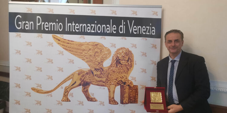 Il pasticciere di Teggiano, Domenico Manfredi, vince il Leone d’Oro di Venezia per meriti professionali
