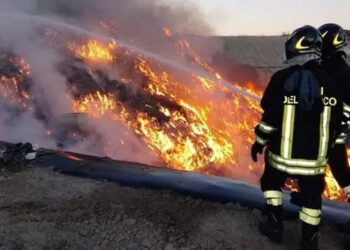 Incendio nella discarica di Sant’Arcangelo: continuano le indagini