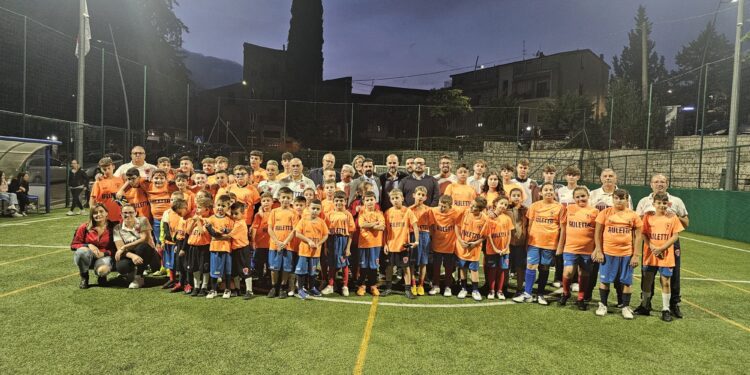 Rinasce il calcio ad Auletta (anche) grazie a un maresciallo. Presentata la nuova società