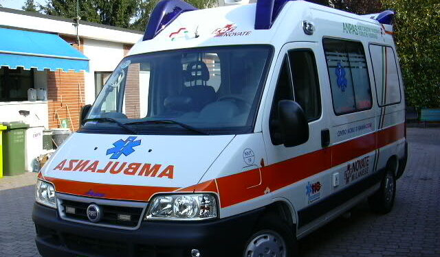 Uomo armato di martello aggredisce due sanitari del 118 a Vallo delle Lucania
