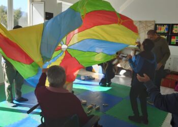 Terapie musicali, arte, teatro e “Lego” per gli ospiti speciali del centro Colibrì a Caggiano