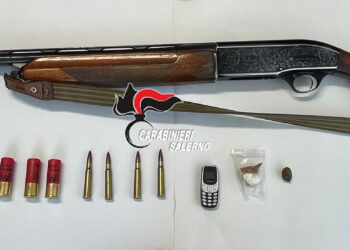 In auto con un fucile e droga: un arresto a Ceraso