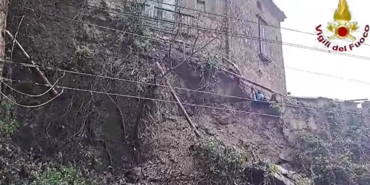 Tornano a circolare i treni sulla linea Napoli- Salerno: la linea ferroviaria era interrotta dal 20 gennaio