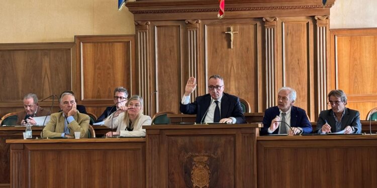 Approvato il bilancio della Provincia di Salerno. Guzzo: “Ribadiamo la solidarietà ad Alfieri”