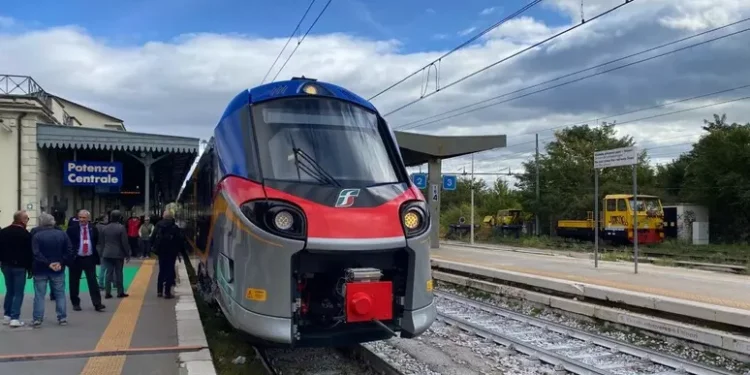 Rivoluzione green sui binari: in Basilicata arriva un nuovo treno elettrico