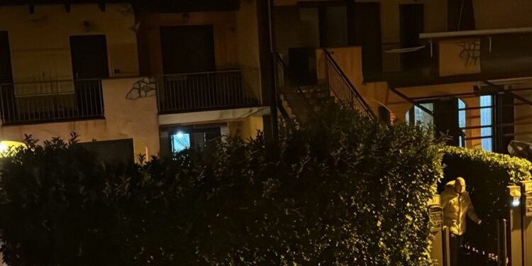 Paura a Melfi, fiamme in un’abitazione. Rogo anche su un pullman a San Severino Lucano