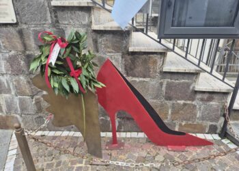 Castel San Lorenzo, contro il femminicidio una corona d’alloro per Giulia Cecchettin