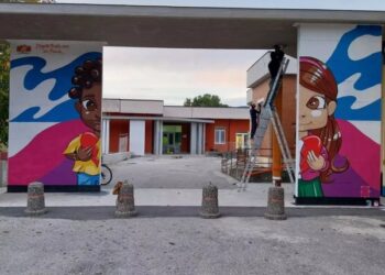 Arte e integrazione: il murales di Emanuele Sabatino prende vita a Padula