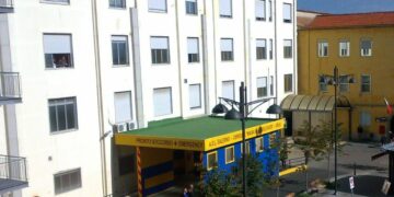 Eboli. Donna muore in ospedale dopo aver contratto il tetano