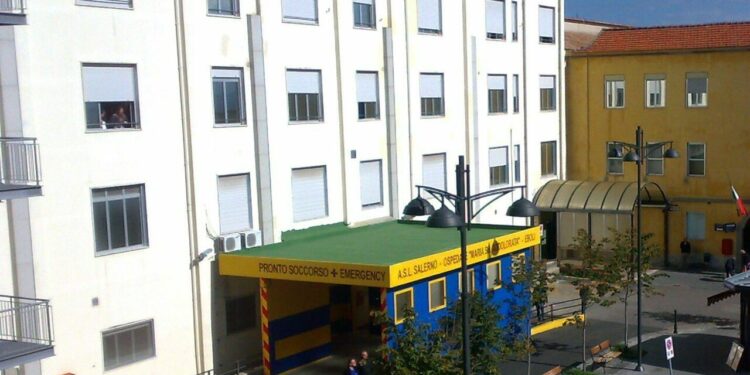 Eboli. Donna muore in ospedale dopo aver contratto il tetano