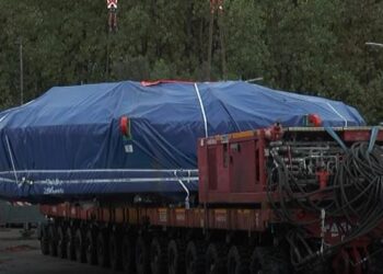 Passa a Salerno la maxi trivella per l’Alta Velocità: strade chiuse in città e tanta curiosità