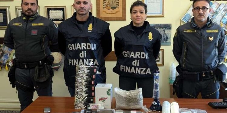 Arrestato un 26enne potentino: trovato in possesso di droga e sigarette elettroniche al THC