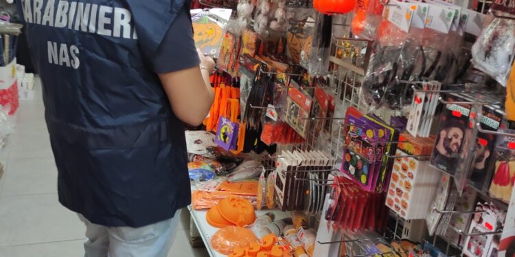 Prodotto di Halloween pericolosi: sequestri in provincia di Salerno