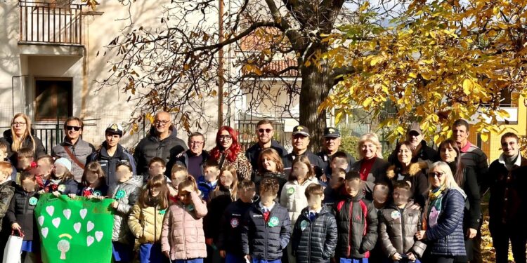 Monte San Giacomo: scuola, comune e Carabinieri Forestali celebrano la “Festa dell’albero”