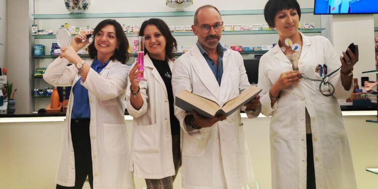 Alla Farmacia Borgia con un litro di olio in cambio ricevi due pomate: la simpatica iniziativa