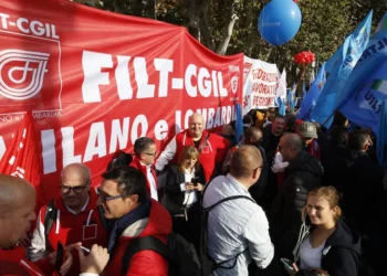 Sciopero generale il 29 novembre: a rischio trasporti, scuola e sanità