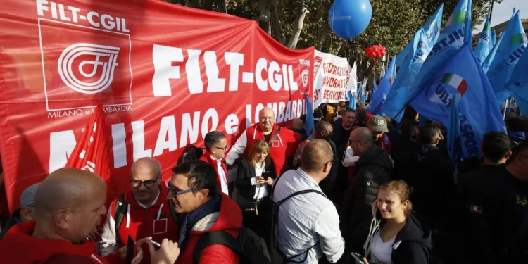 Sciopero generale il 29 novembre: a rischio trasporti, scuola e sanità